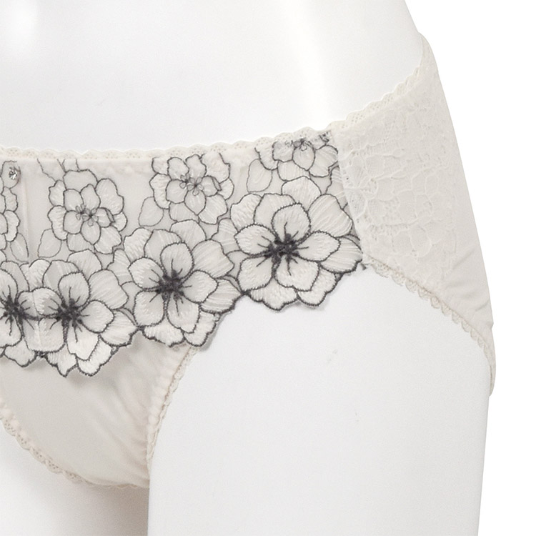 IBT311|アンテシュクレ intesucre narue×intesucreコラボ ブラセット ふっくらデコルテメイク 全4色 B-F/65-75