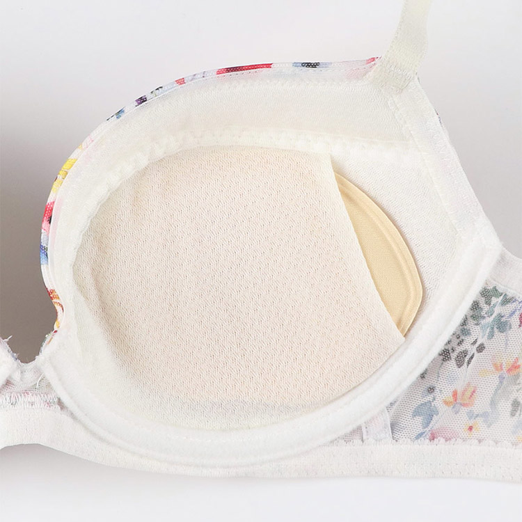 BUN223|ウンナナクール une nana cool MADE WITH LIBERTY FABRIC リボンブラ 胸もとフィットながもち~動いても、キレイはつづく~ ブラジャー単品 BCDEFFカップ アンダー 65/70/75cm