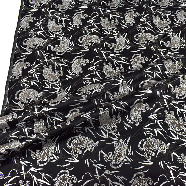 金襴生地 琳派名物裂二丁 笹虎(2-9961-S) 黒銀 09Bh18_