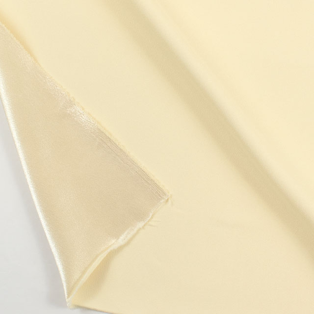 71.クリームイエロー