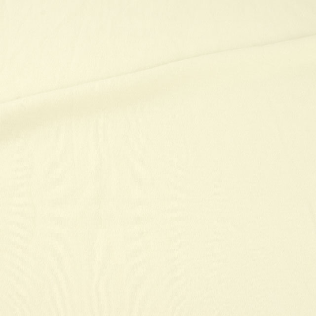 20.薄いアイボリー