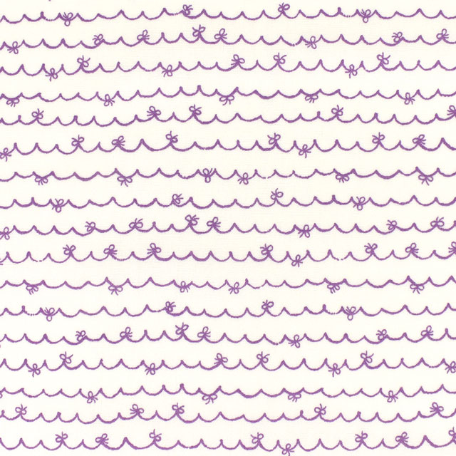 C.白地×パープル系