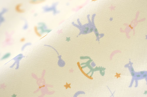 生地 ホーミーコレクション キリンとうさぎと木馬(DH10157S) A.オフホワイト系 09Ae06_