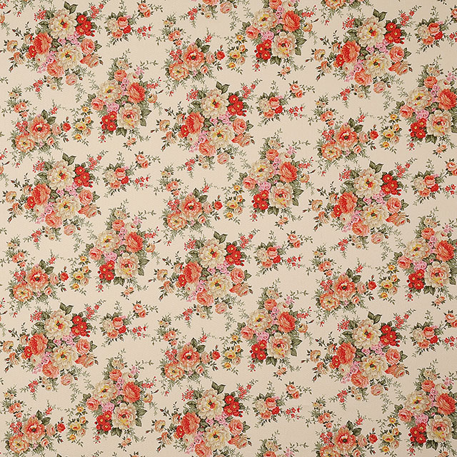 D.ライトベージュ地×赤系花