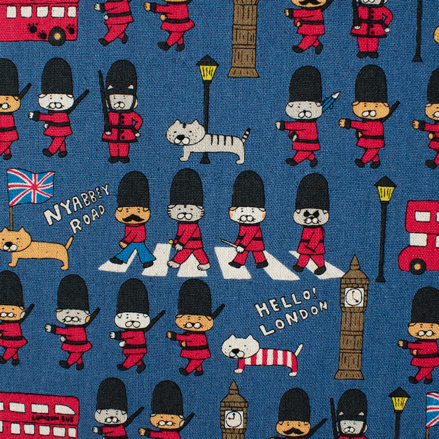 生地 綿麻キャンバスプリント ねこロンドン(KTS7026) D.ブルー 09Cu45_