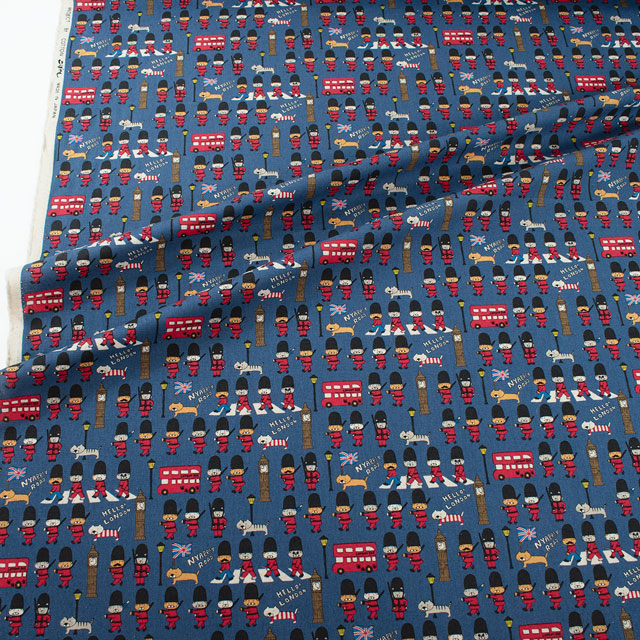 生地 綿麻キャンバスプリント ねこロンドン(KTS7026) D.ブルー 09Cu45_