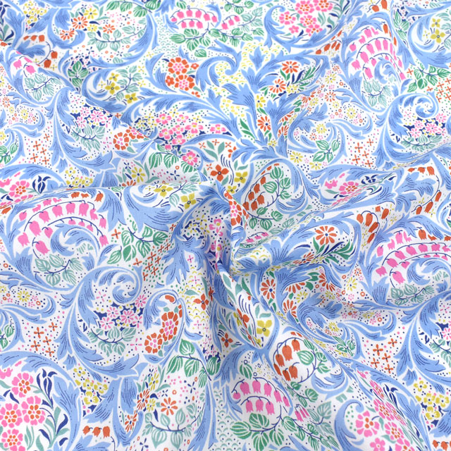 生地 LIBERTY FABRICS リバティ・ファブリックス タナローン 2022SS Sleeping Beauty スリーピング・ビューティ(22-3632114) 22CT.ブルー 99Zz99j