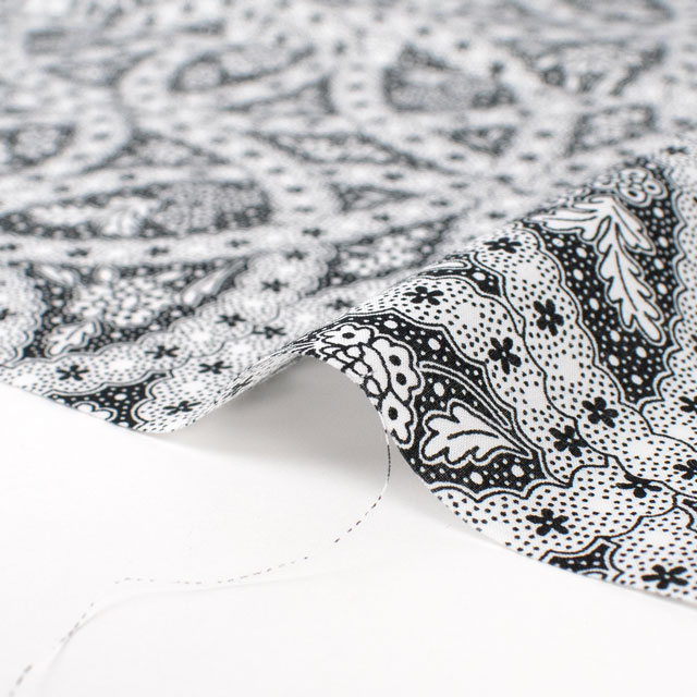 生地 LIBERTY FABRICS リバティ・ファブリックス タナローン 2024SS THE LIBERTY KALEIDOSCOPE Endless Love エンドレス・ラブ(24-3634119) 24BU.ブラック 09Ac03j