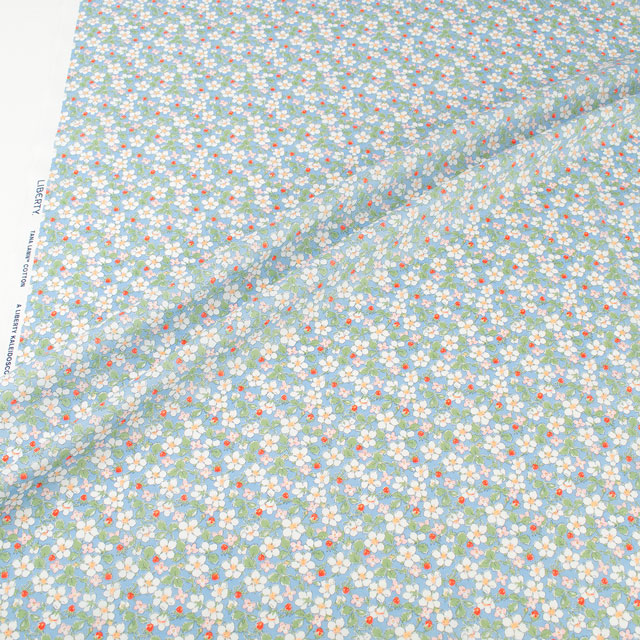 生地 LIBERTY FABRICS リバティ・ファブリックス タナローン 2024SS THE LIBERTY KALEIDOSCOPE Paysanne Blossom ペイザンヌ・ブロッサム(24-3634121) 24BU.ブルー 99Zz99j