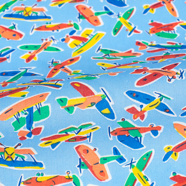 生地 LIBERTY FABRICS リバティ・ファブリックス タナローン 2024SS THE LIBERTY KALEIDOSCOPE Mile's Adventure マイルズ・アドベンチャー(24-3634196) 24BU.ブルー 09Ac03j