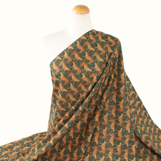 生地 LIBERTY FABRICS リバティ・ファブリックス タナローン 2024SS Wildsmith's Wonderful World Meet the Cheetahs ミート・ザ・チーターズ(363J4210) 24AU.グリーン 99Zz99j