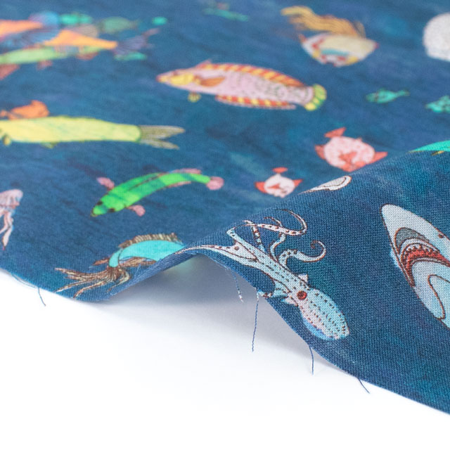 生地 LIBERTY FABRICS リバティ・ファブリックス タナローン 2024SS Wildsmith's Wonderful World Brian’s Aquarium ブライアンズ・アクアリウム(363J4212) 24CU.ブルー 99Zz99j