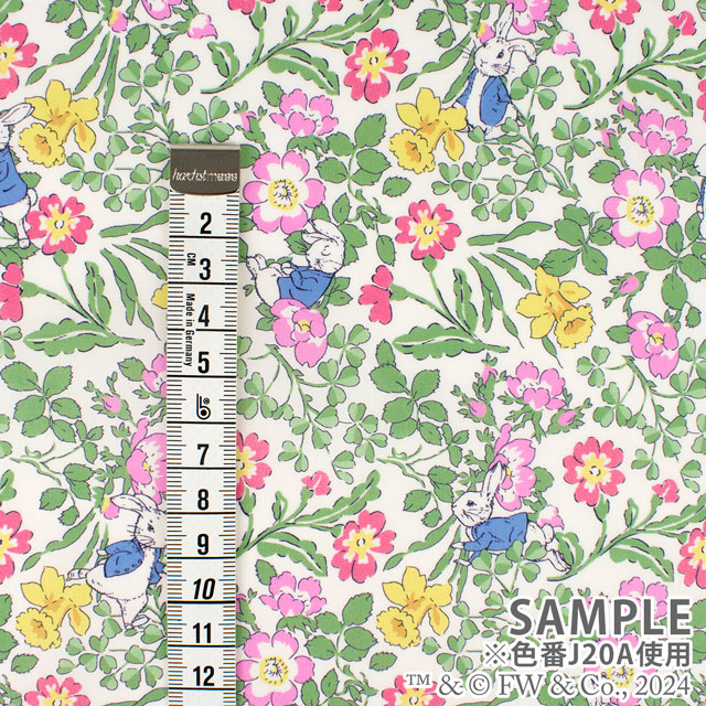生地 LIBERTY FABRICS リバティ・ファブリックス タナローン ピーターラビット(TM)・コレクション Walker Rabbits ウォーカー・ラビッツ(DC30740) J24A.ラベンダー 09Ac03j
