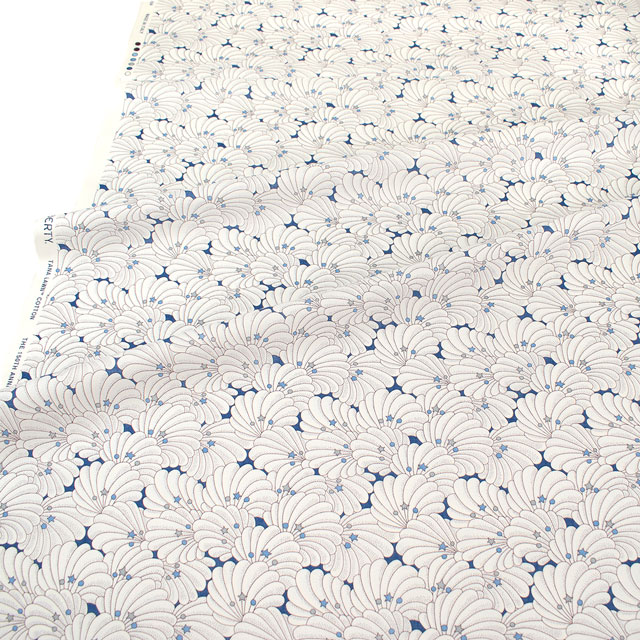 生地 LIBERTY FABRICS リバティ・ファブリックス タナローン 2025SS Retold 150th Anniversary Collection Poiret Shell ポワレ・シェル(25-3635122) 25BU.ブルー 09Ac03j