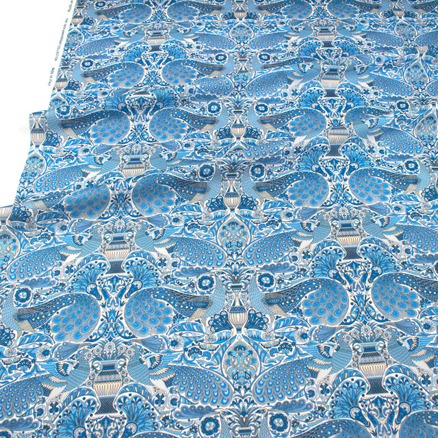 生地 LIBERTY FABRICS リバティ・ファブリックス タナローン 2025SS Retold 150th Anniversary Collection Oscar's Palace オスカーズ・パレス(25-3635133) 25AU.ブルー 09Ac03j