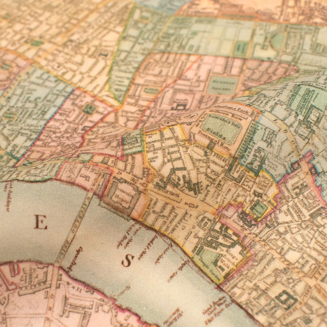 生地 LIBERTY FABRICS リバティ・ファブリックス タナローン 2025SS LONDON COLLECTION Cary's Patchwork キャリーズ・パッチワーク(25-363J73454) 25AU.ナチュラル 09Ac03j