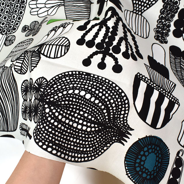 生地 marimekko-マリメッコ- プータルフリンパルハート (063310) 960.ライトグレー 09Ac04_