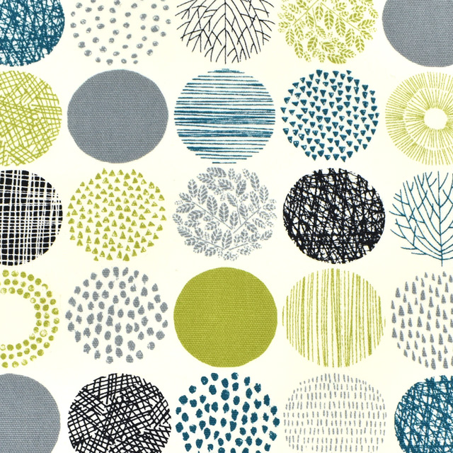 2C.オフホワイト地×グリーン系