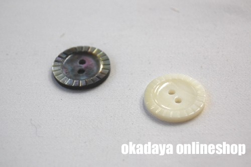 キザミシェルボタン(180) 10mm 黒(黒蝶貝) 99Zz99_