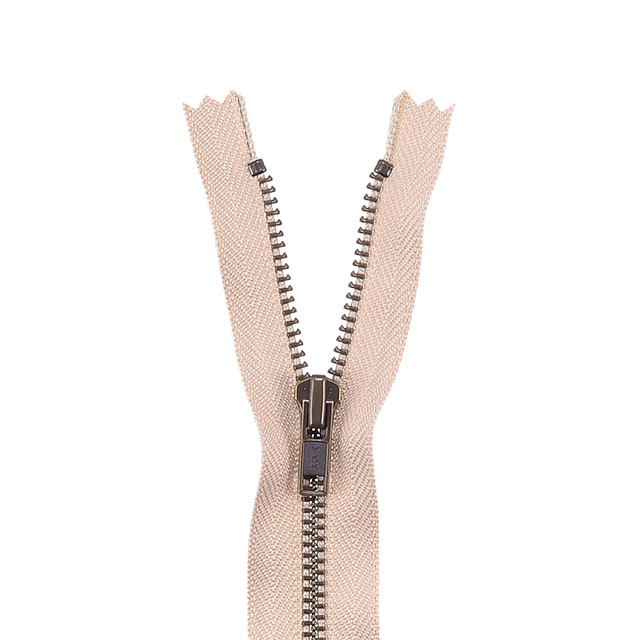 572.ライトアッシュベージュ