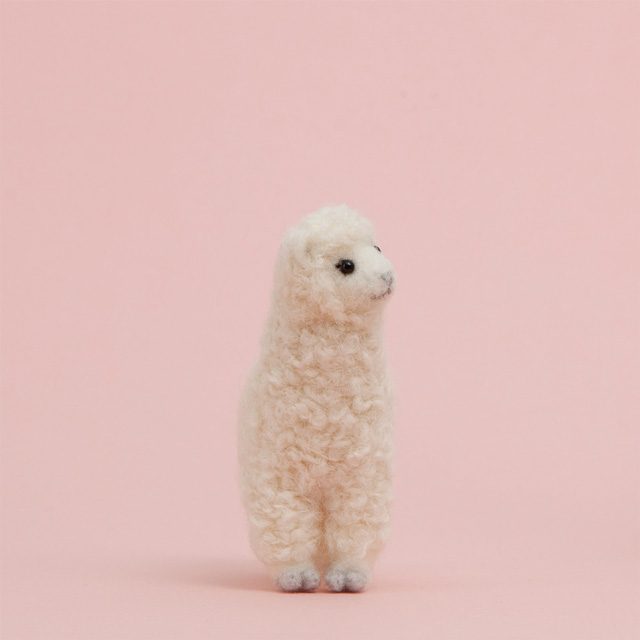 ニードルフェルトキット ニードルフェルトでつくるどうぶつたち(H441-610) アルパカ 06Bl99_