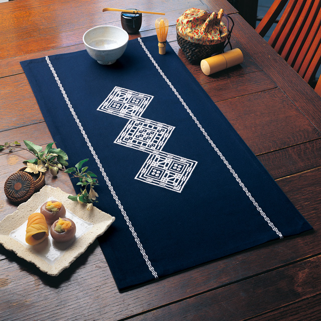 オリムパス こぎん刺しキット テーブルセンター ふくべ(1) 紺 06Bi99_