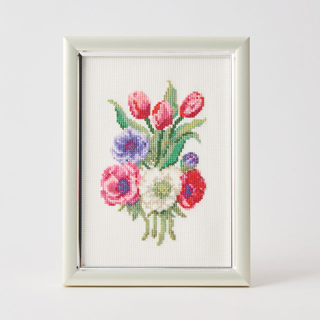 刺しゅうキット 戸塚刺しゅう 花と果物のクロスステッチ ボタニカルチューリップとアネモネ(804) 06Bi99_