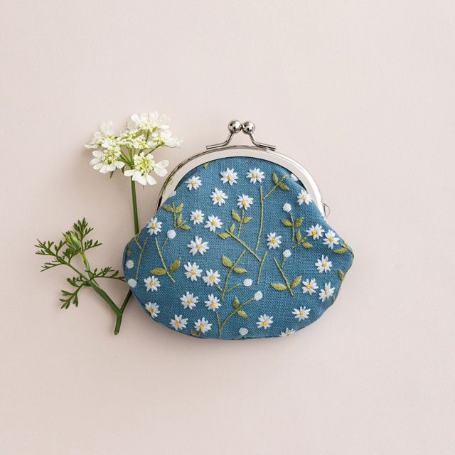 刺しゅうキット 戸塚刺しゅう×星燈社 星あかりの刺繍手帖2 がま口 はこべ(541) 06Bi99_