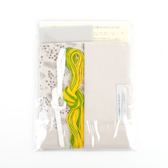 刺しゅうキット 戸塚刺しゅう×星燈社 星あかりの刺繍手帖 巾着袋 ミモザ(543) ペールグレー 06Bi99_