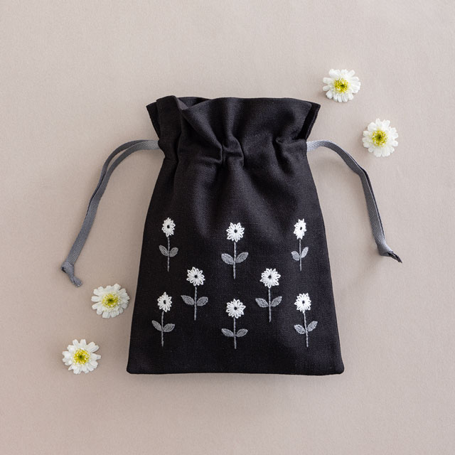 刺しゅうキット 戸塚刺しゅう×星燈社 星あかりの刺繍手帖(559) 巾着袋「さざめき」 06Bi99_