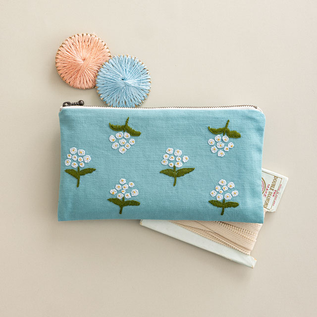 刺しゅうキット 戸塚刺しゅう×星燈社 星あかりの刺繍手帖(560) ポーチ「夜風」 06Bi99_