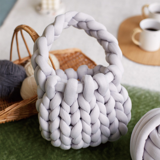 ムック本 マンドゥバッグが作れる! 手だけで編めるチャンキーニット糸付きBOOK 06Cr99j