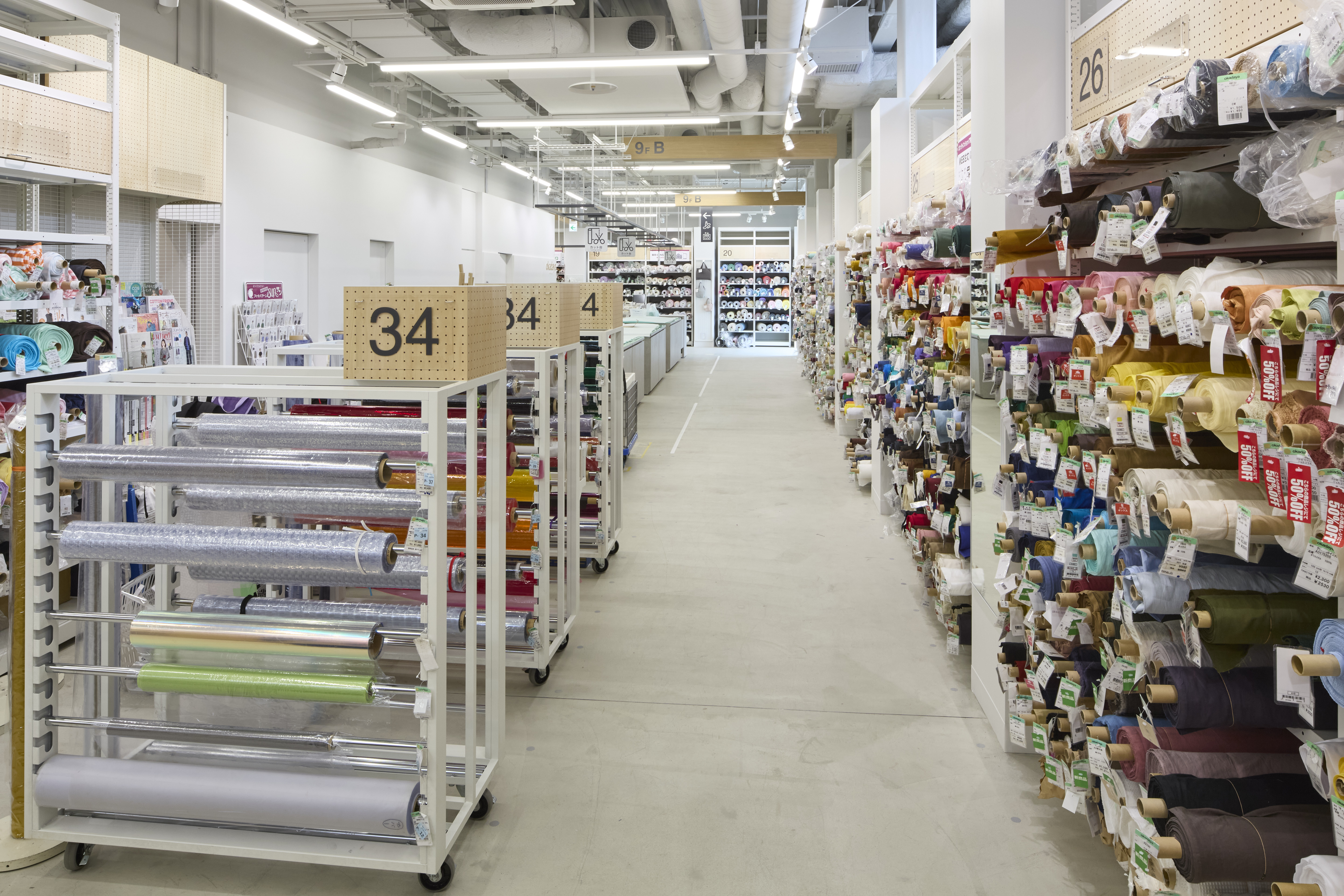 新宿オカダヤ本店9F   